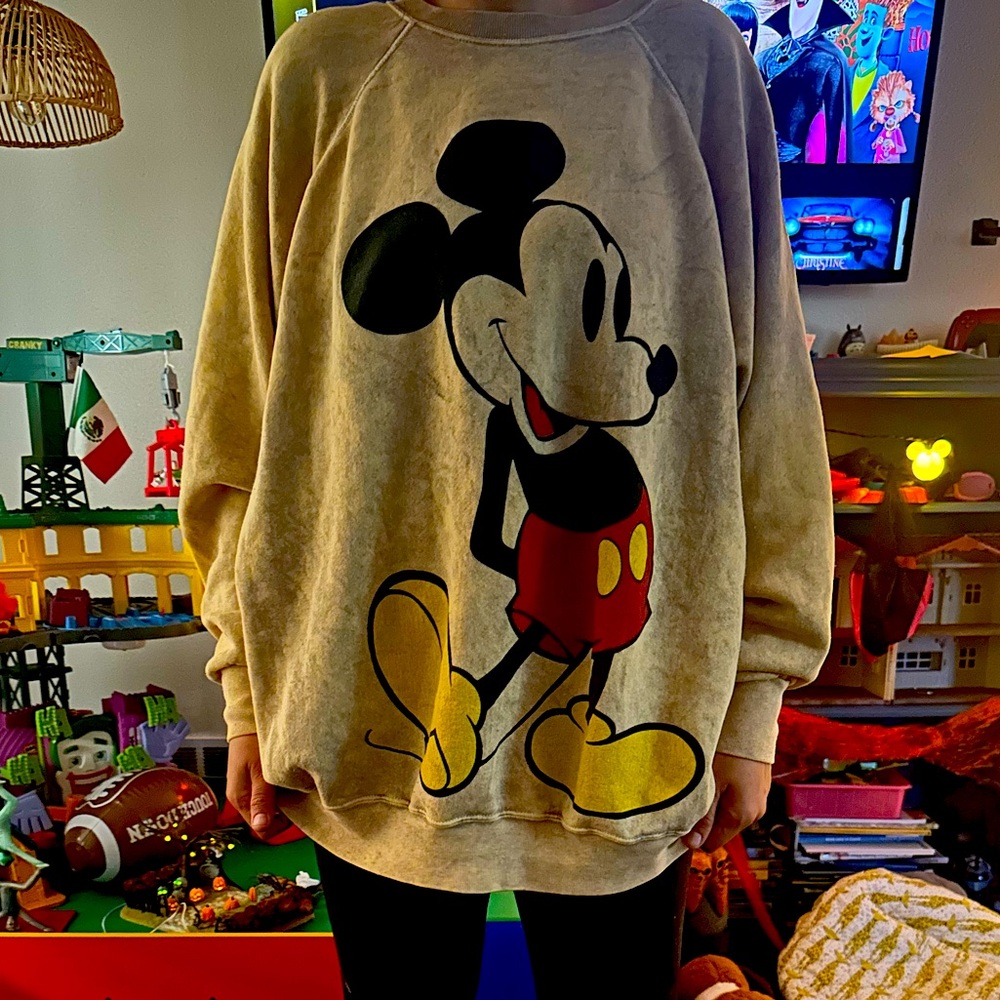 Oversized Micky sweatshirt …. Disney